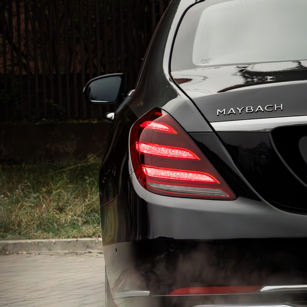 Prywatny kierowca z luksusowym samochodem - Mercedes Maybach s560